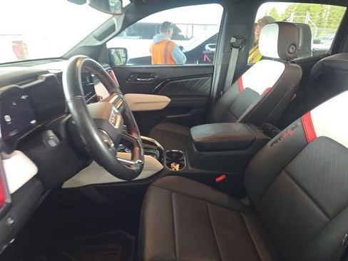 Used 2024 GMC Canyon AT4X AWD/4WD image 7