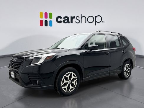 Used 2023 Subaru Forester Premium image 1