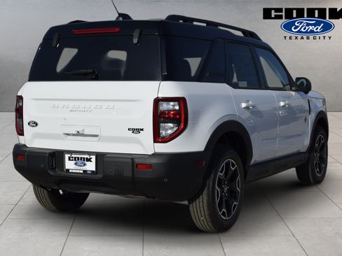 New 2026 Ford Bronco Sport Outer Banks w/ Outer Banks Tech Package+ AWD/4WD image 3