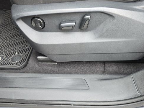 Used 2021 Volkswagen Atlas SE image 18