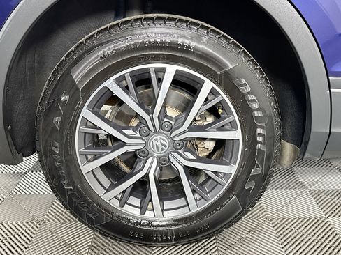 Used 2021 Volkswagen Tiguan S image 29