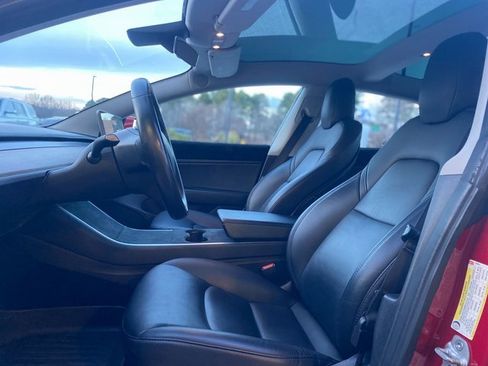 Used 2018 Tesla Model 3 image 11