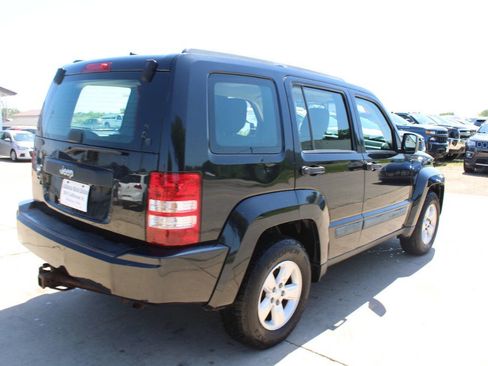 Used 2009 Jeep Liberty Sport RWD image 8