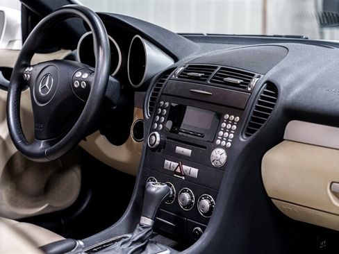 Used 2005 Mercedes-Benz SLK 350 image 19