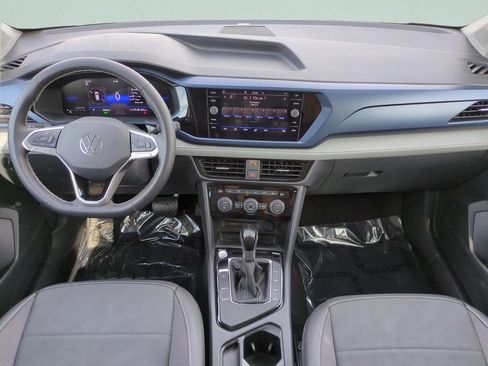 Used 2024 Volkswagen Taos SE image 14