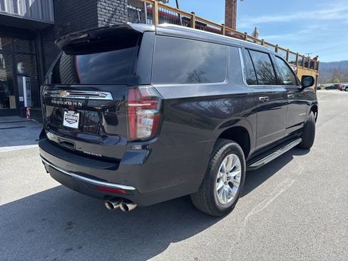 Used 2023 Chevrolet Suburban Premier image 8