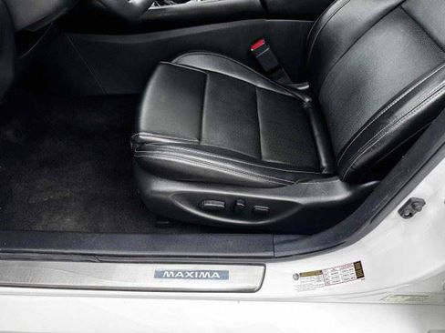 Used 2022 Nissan Maxima SV w/ Floor Mat Group FWD image 15