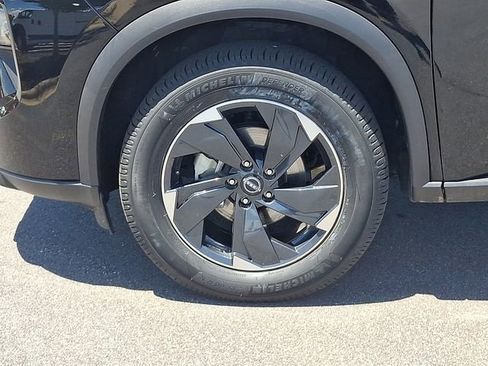 Used 2025 Nissan Rogue SV AWD/4WD image 8