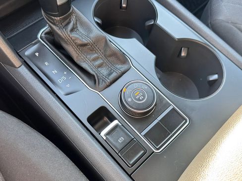 Used 2018 Volkswagen Atlas Launch Edition image 19