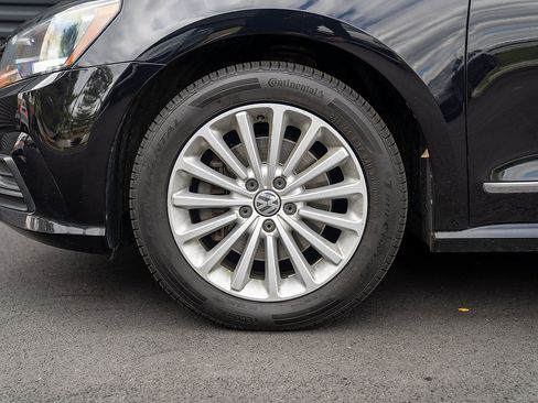 Used 2017 Volkswagen Passat 1.8T SE image 21