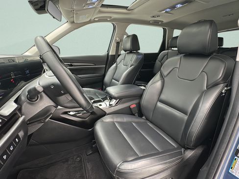 Used 2025 Kia Telluride S AWD/4WD image 13