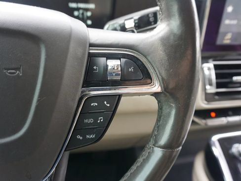 Used 2018 Lincoln Navigator Reserve w/ Technology Package AWD/4WD image 8