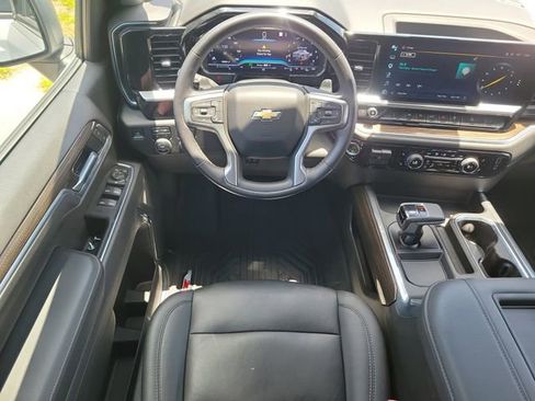 Certified 2022 Chevrolet Silverado 1500 LT AWD/4WD image 17