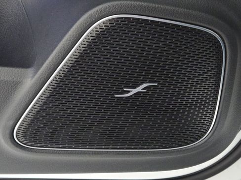 Used 2025 Mercedes-Benz GLB 250 image 22