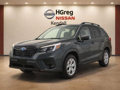 Used 2023 Subaru Forester AWD/4WD image 3