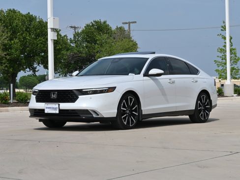 Used 2024 Honda Accord Touring image 5