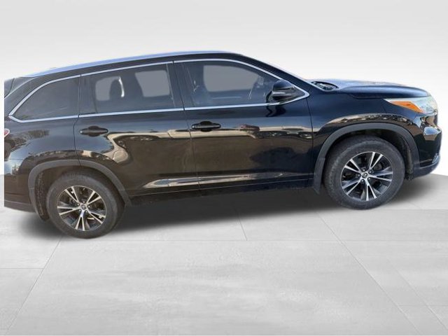 Used 2016 Toyota Highlander XLE AWD/4WD image 7