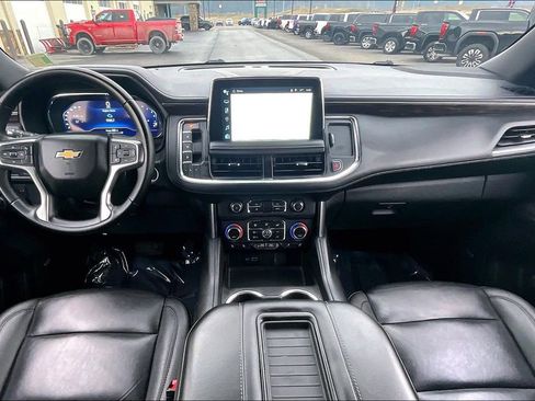 Used 2024 Chevrolet Suburban LT image 16