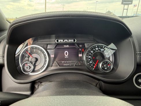Used 2020 RAM 1500 Laramie w/ Sport Appearance Package AWD/4WD image 19