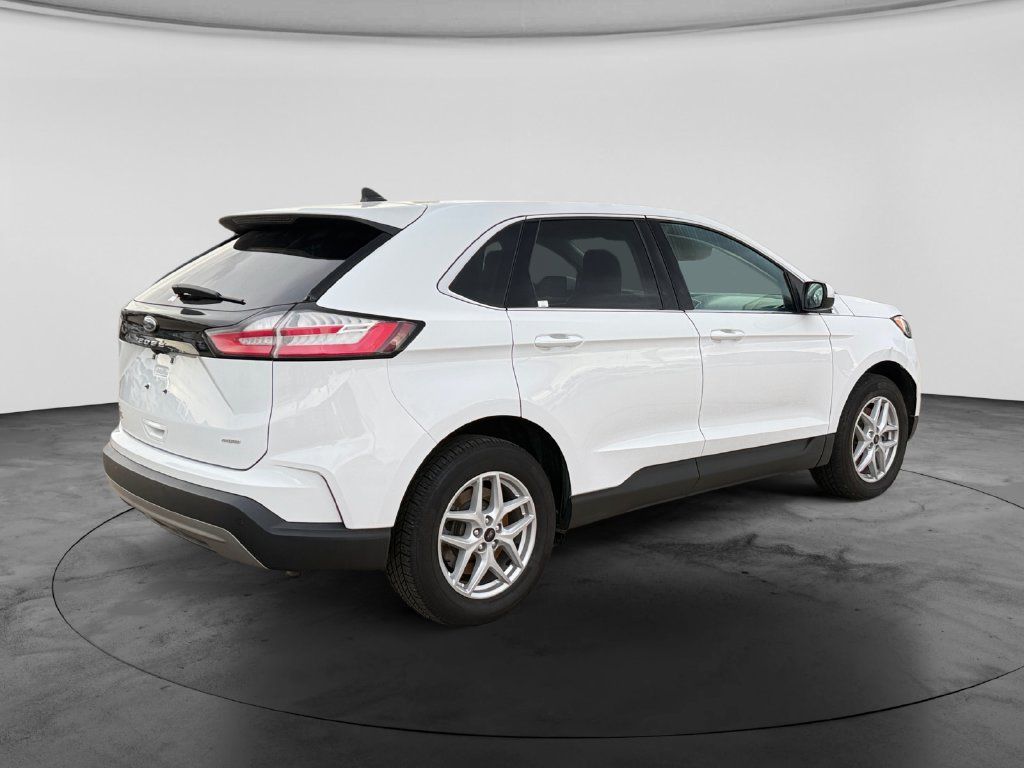 Used 2024 Ford Edge SEL AWD/4WD image 9