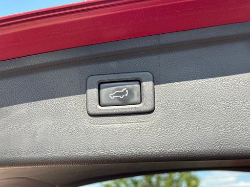 Used 2019 Subaru Outback 2.5i Limited AWD/4WD image 6