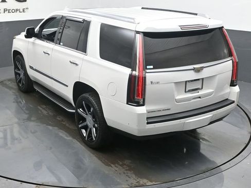 Used 2017 Cadillac Escalade Premium Luxury image 42