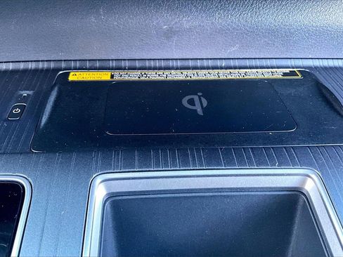 Used 2024 Toyota Sienna XLE Woodland Edition image 33