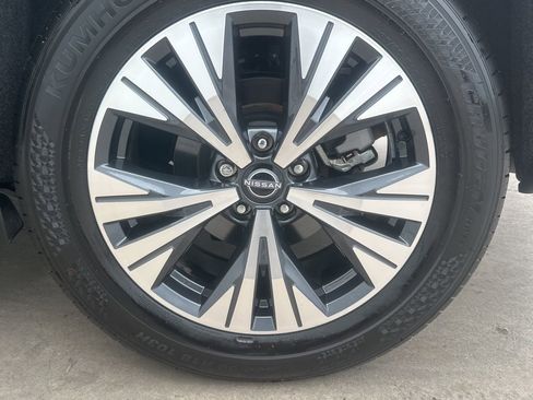 Used 2023 Nissan Rogue SV FWD image 25