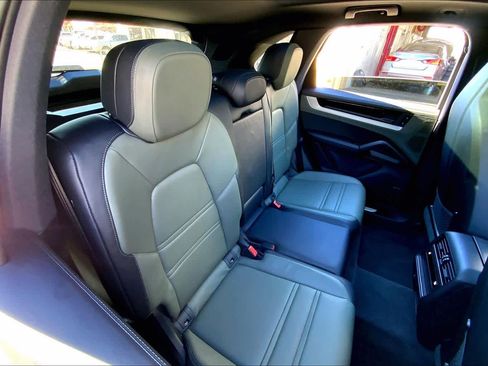 Used 2024 Porsche Cayenne S image 18