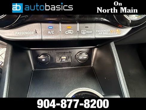 Used 2023 Hyundai Kona SE AWD/4WD image 34
