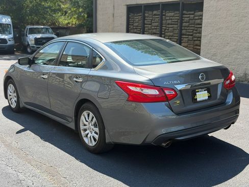 Used 2016 Nissan Altima 2.5 S w/ Power Driver Seat Package FWD image 8