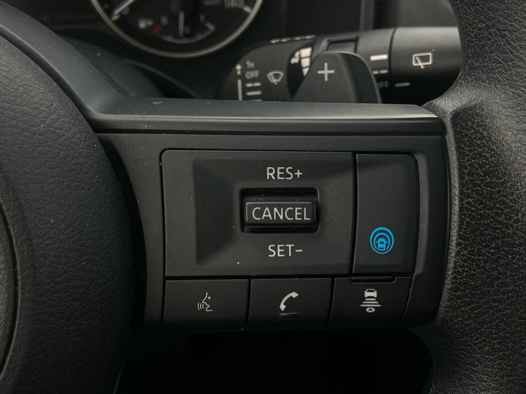 Used 2024 Nissan Rogue SV AWD/4WD image 20