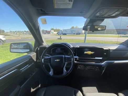 Used 2022 Chevrolet Silverado 1500 LT image 7