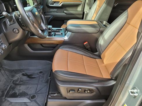 Used 2024 Chevrolet Silverado 1500 High Country w/ High Country Premium Package image 24