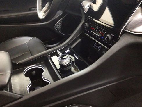 Used 2024 Jeep Grand Cherokee Limited w/ Black Appearance Package image 29