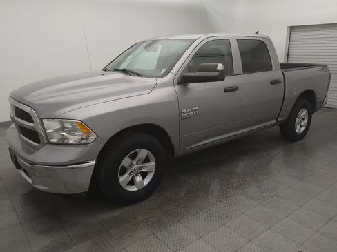 Used 2022 RAM 1500 Classic SLT w/ Trailer & Traction Group RWD image 2
