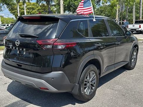 Used 2023 Nissan Rogue S image 8