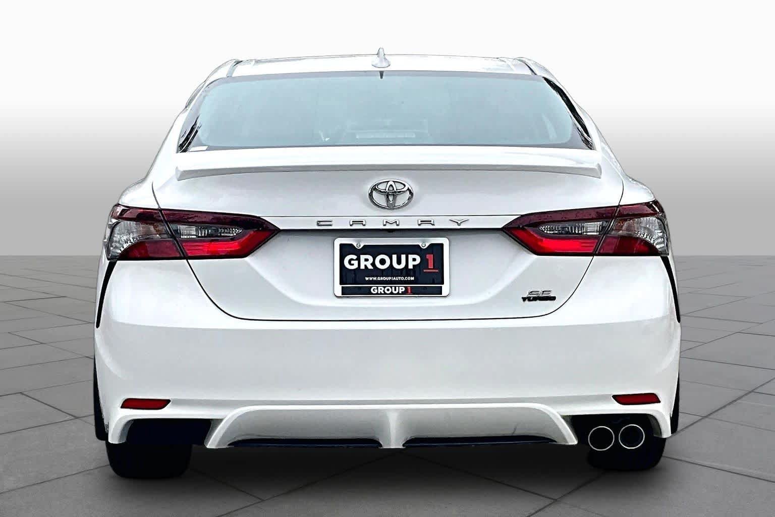 Used 2023 Toyota Camry SE FWD image 5