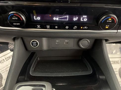 Used 2022 Nissan Rogue SV FWD image 27