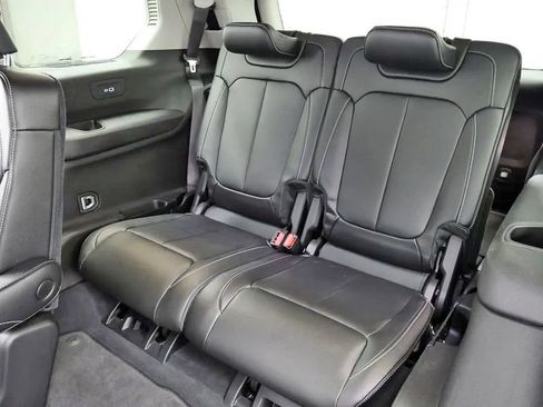Used 2023 Jeep Grand Cherokee L Limited AWD/4WD image 21