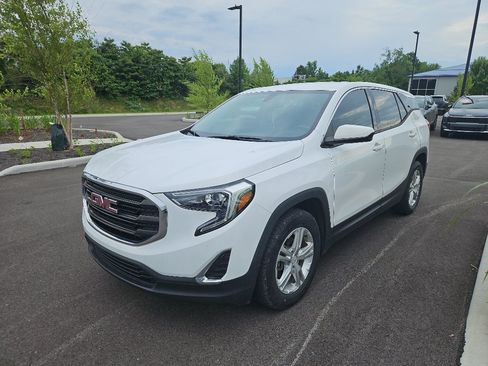 Used 2018 GMC Terrain SLE FWD image 3