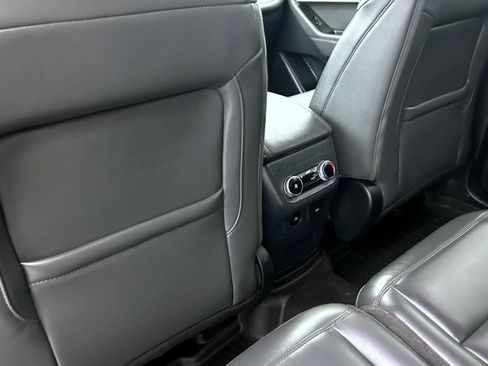 Used 2025 Ford Explorer Active w/ Active Comfort Package AWD/4WD image 23
