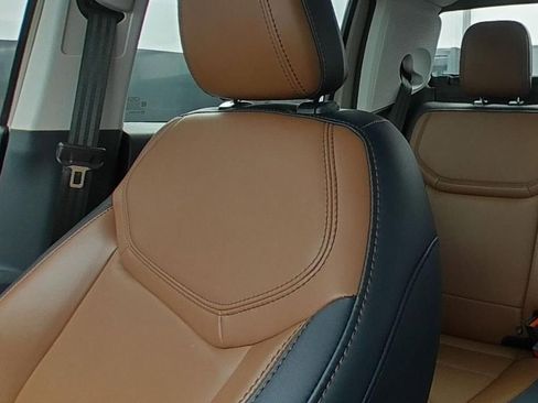 Used 2024 Ford Maverick Lariat FWD image 9
