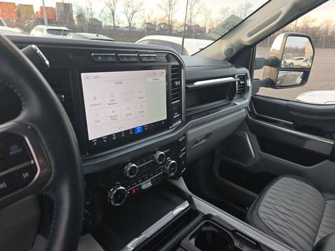 Used 2024 Ford F250 Limited w/ FX4 Off-Road Package image 9