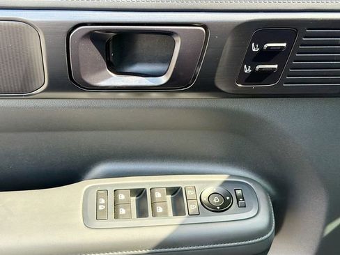 Used 2025 Hyundai Santa Fe Calligraphy AWD/4WD image 18