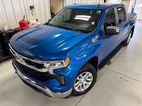 Used 2022 Chevrolet Silverado 1500 LT w/ Z71 Off-Road Package AWD/4WD image 42