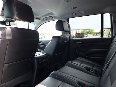Used 2016 Chevrolet Suburban LT RWD image 13