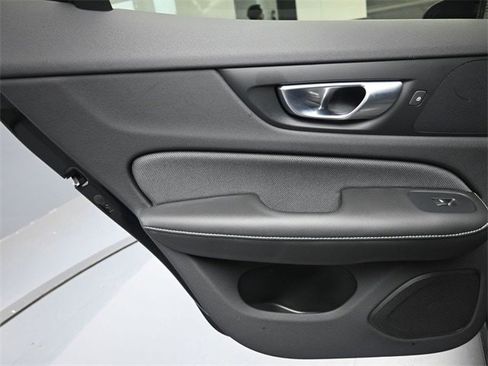 Certified 2024 Volvo S60 B5 Plus image 22
