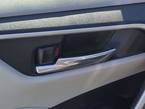 Used 2022 Toyota RAV4 XLE image 20