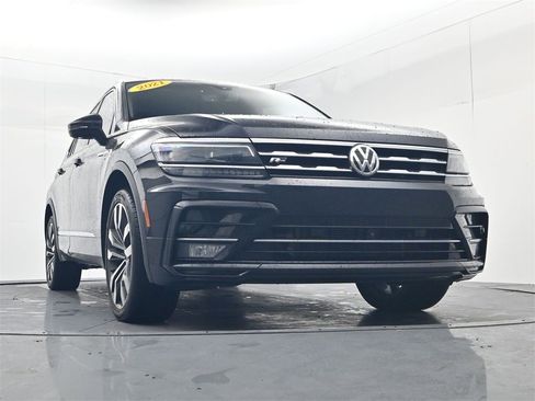 Used 2021 Volkswagen Tiguan SEL Premium R-Line image 37